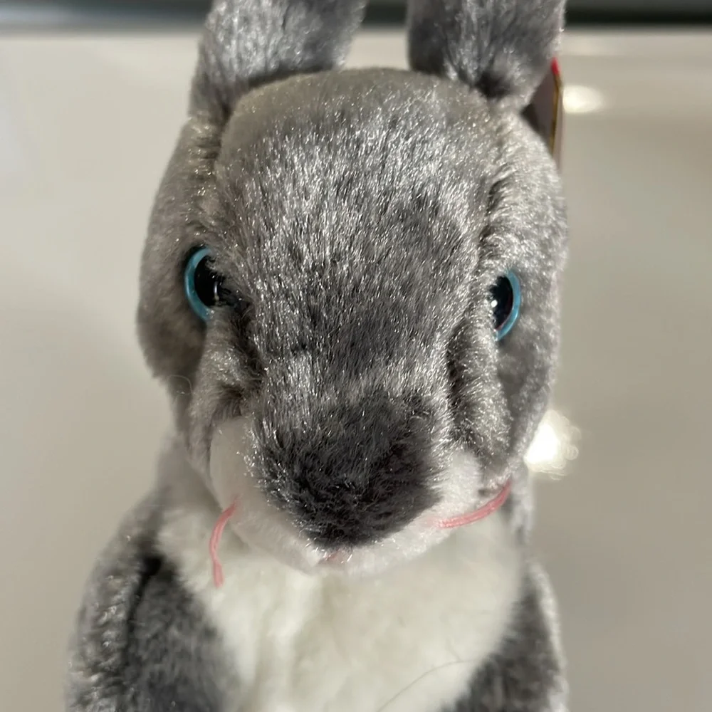 Ty Beanie Baby * Hopper the Bunny Rabbit * Date of Birth: August 7, 2000‎ *
